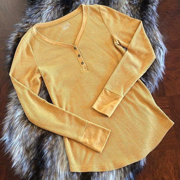 Time And Tru Mustard Yellow V-Neck Thermal with Button Front, Size: S - Picture 1 of 9